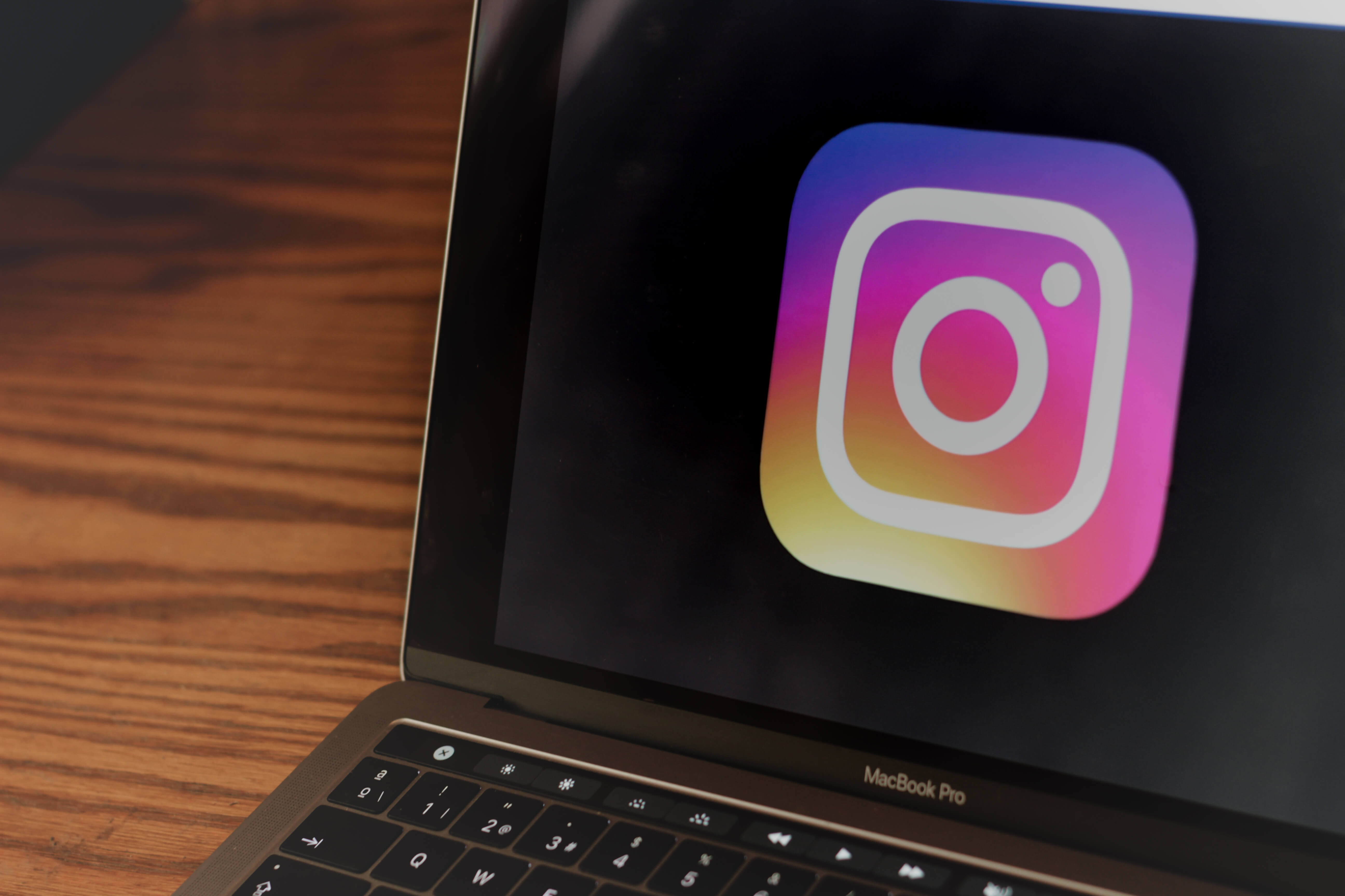 How to Text on Instagram on a Laptop