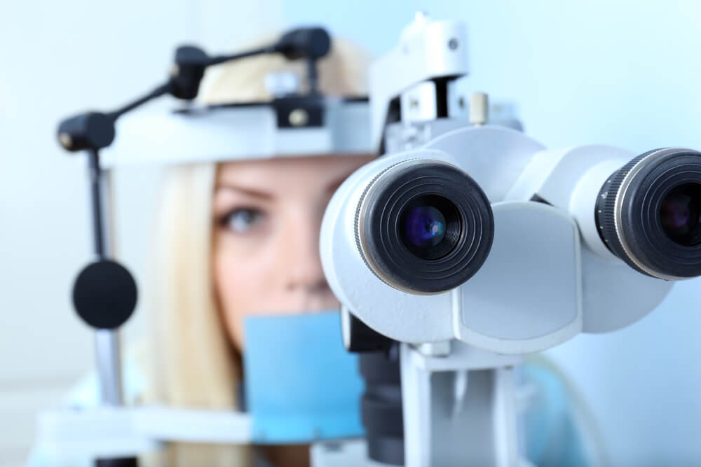 Who is the best doctor to treat Glaucoma?
