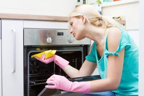 How Do You Clean An Oven Fast?